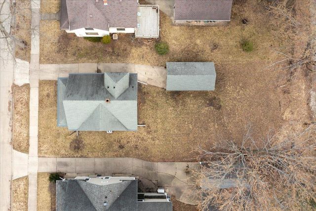 812 POWERS STREET, Oshkosh, WI 54901