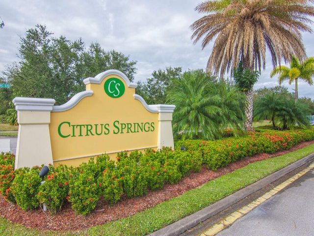 521 N Valencia Circle SW, Vero Beach, FL 32968