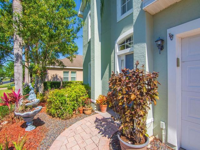 521 N Valencia Circle SW, Vero Beach, FL 32968