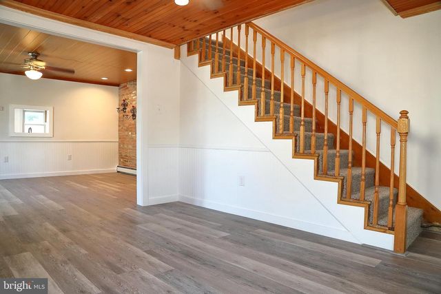 157 S WOLF ST, Manheim, PA 17545
