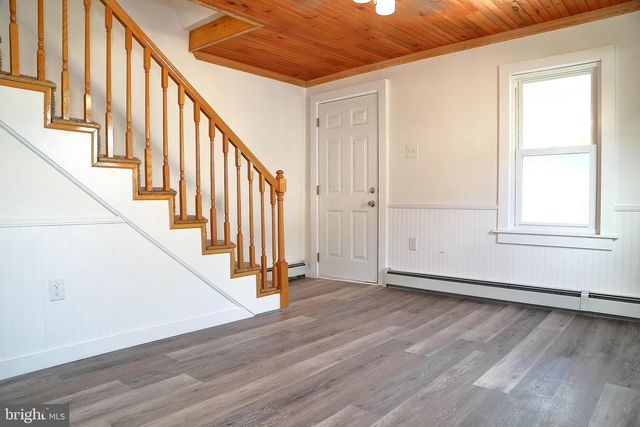 157 S WOLF ST, Manheim, PA 17545