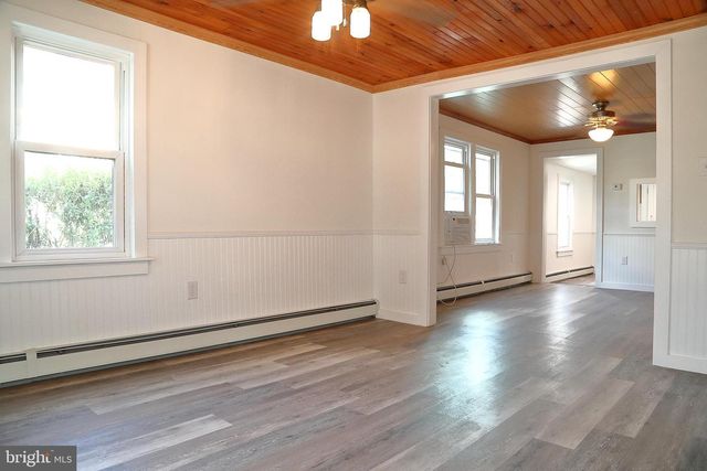 157 S WOLF ST, Manheim, PA 17545