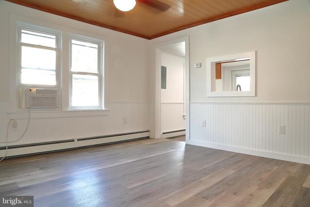 157 S WOLF ST, Manheim, PA 17545
