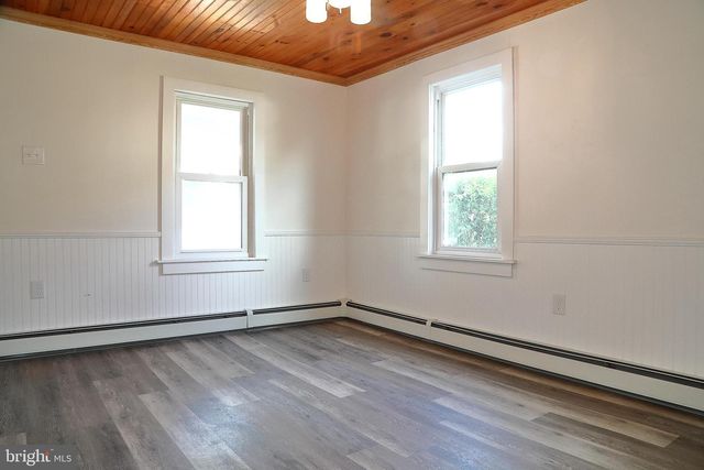 157 S WOLF ST, Manheim, PA 17545