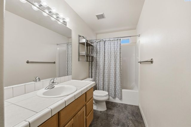 4010 S Palouse, Kennewick, WA 99337