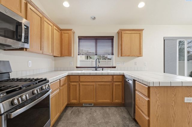 4010 S Palouse, Kennewick, WA 99337
