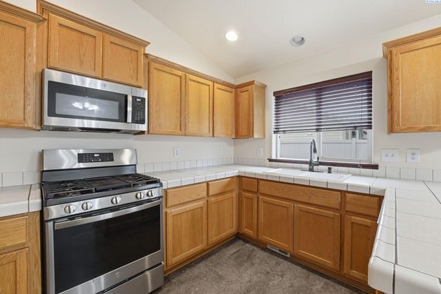 4010 S Palouse, Kennewick, WA 99337