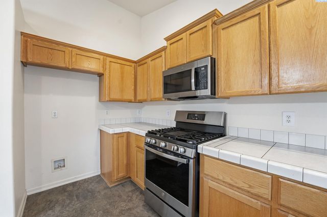 4010 S Palouse, Kennewick, WA 99337