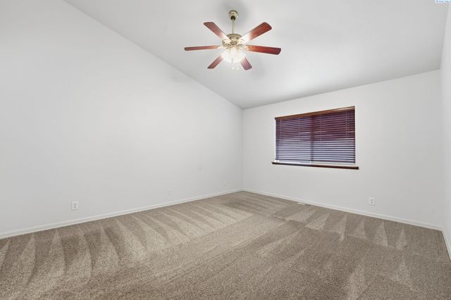 4010 S Palouse, Kennewick, WA 99337