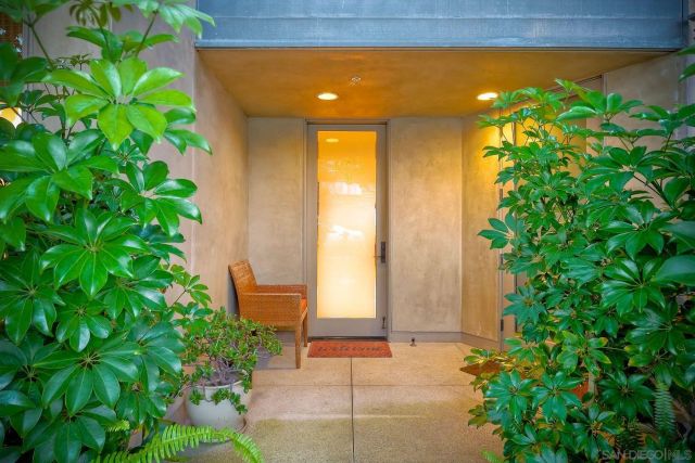 1052 Anchorage Ln, San Diego, CA 92106