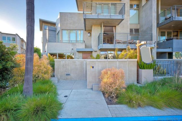 1052 Anchorage Ln, San Diego, CA 92106