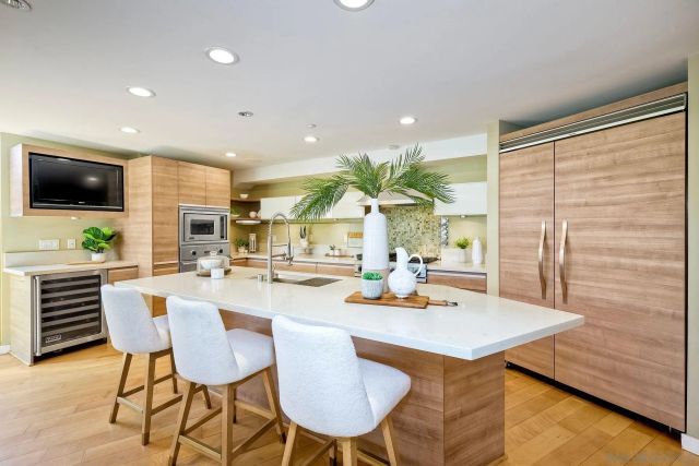 1052 Anchorage Ln, San Diego, CA 92106