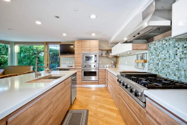 1052 Anchorage Ln, San Diego, CA 92106