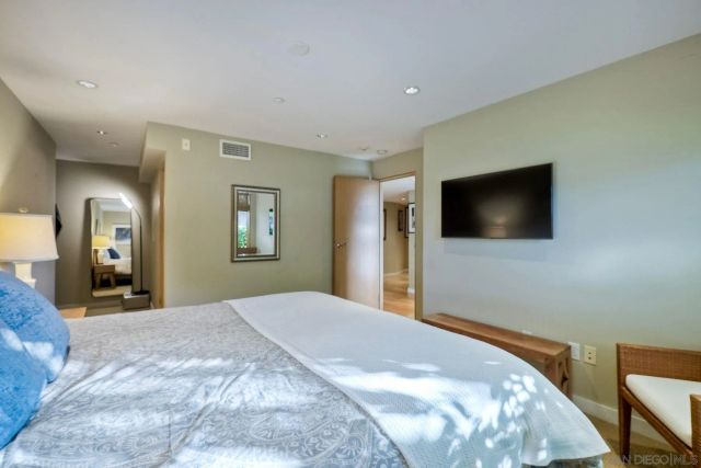 1052 Anchorage Ln, San Diego, CA 92106