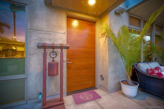 1052 Anchorage Ln, San Diego, CA 92106