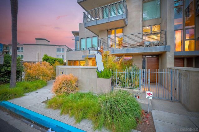 1052 Anchorage Ln, San Diego, CA 92106