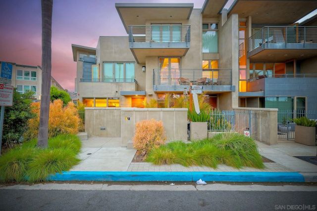 1052 Anchorage Ln, San Diego, CA 92106