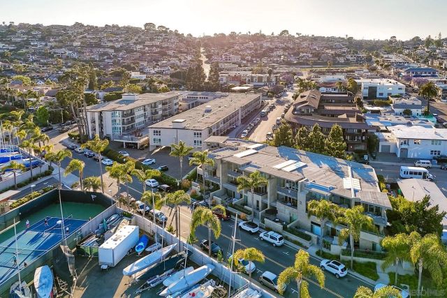 1052 Anchorage Ln, San Diego, CA 92106