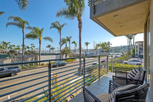 1052 Anchorage Ln, San Diego, CA 92106