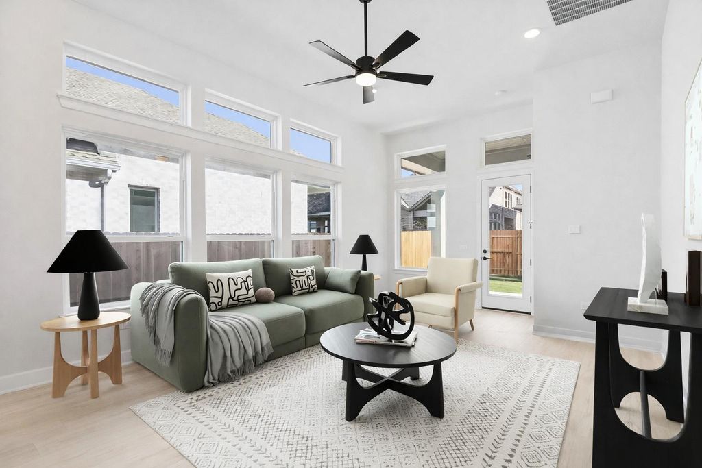 1332 Hartley DR, Leander, TX 78641