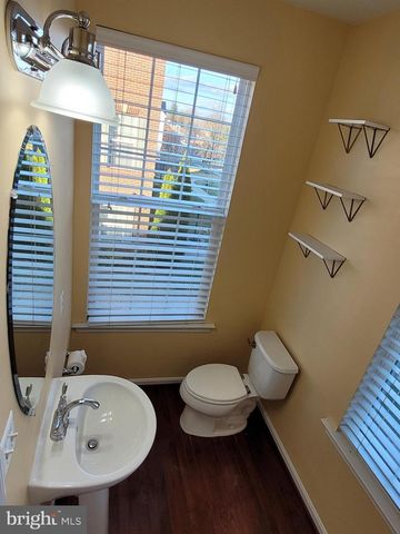 8 CINDY LN, Capitol Heights, MD 20743