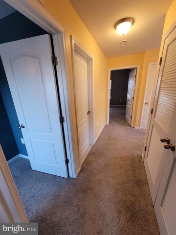 8 CINDY LN, Capitol Heights, MD 20743