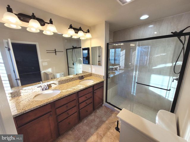 8 CINDY LN, Capitol Heights, MD 20743