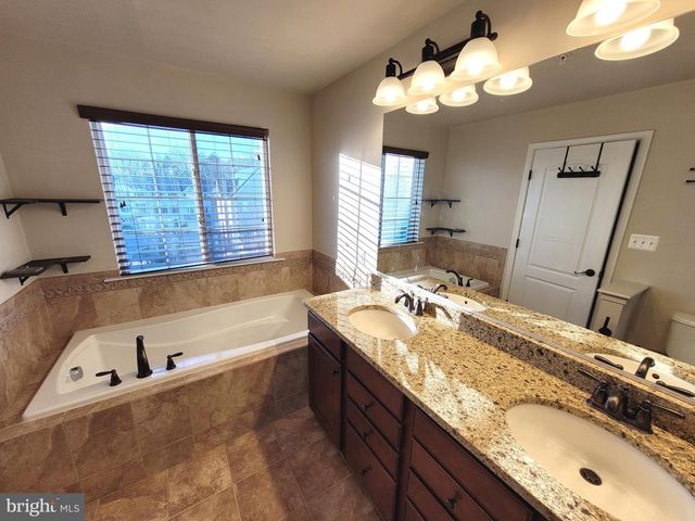 8 CINDY LN, Capitol Heights, MD 20743