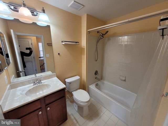 8 CINDY LN, Capitol Heights, MD 20743