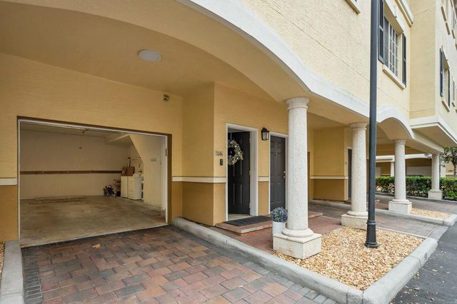 5246 HAMPTON BEACH PLACE, Tampa, FL 33609