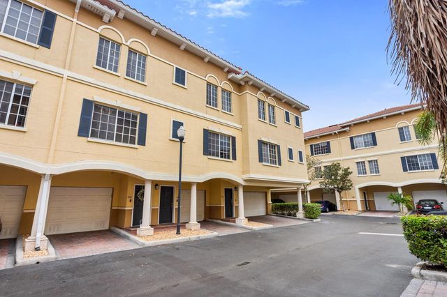 5246 HAMPTON BEACH PLACE, Tampa, FL 33609