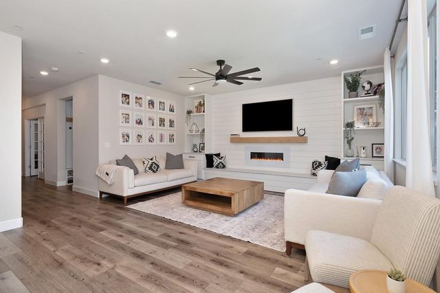 4532 Cloverleaf Way, Roseville, CA 95747