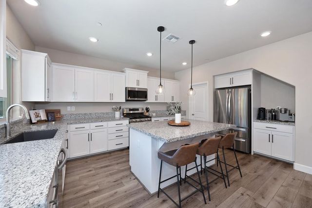 4532 Cloverleaf Way, Roseville, CA 95747