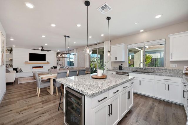 4532 Cloverleaf Way, Roseville, CA 95747