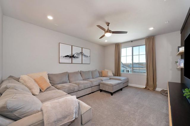 4532 Cloverleaf Way, Roseville, CA 95747