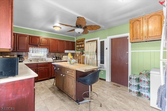 21 Buttonwood Dr, Ewing Twp., NJ 08638