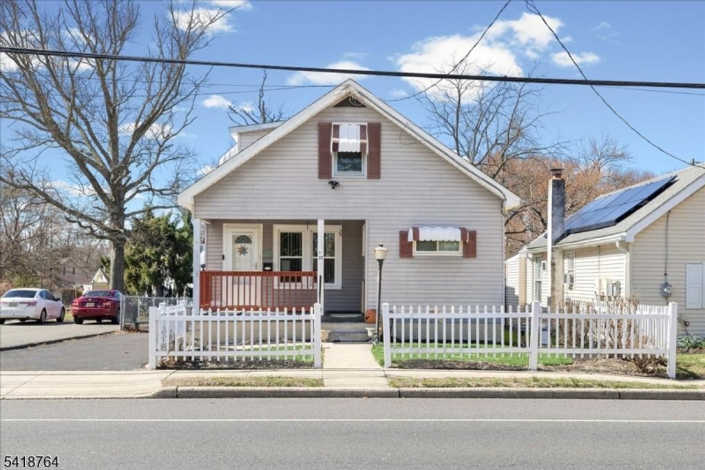 Image 1 of property listing at 21 Buttonwood Dr, Ewing Twp., NJ 08638