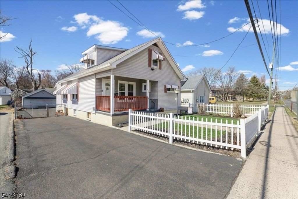 Image 2 of property listing at 21 Buttonwood Dr, Ewing Twp., NJ 08638