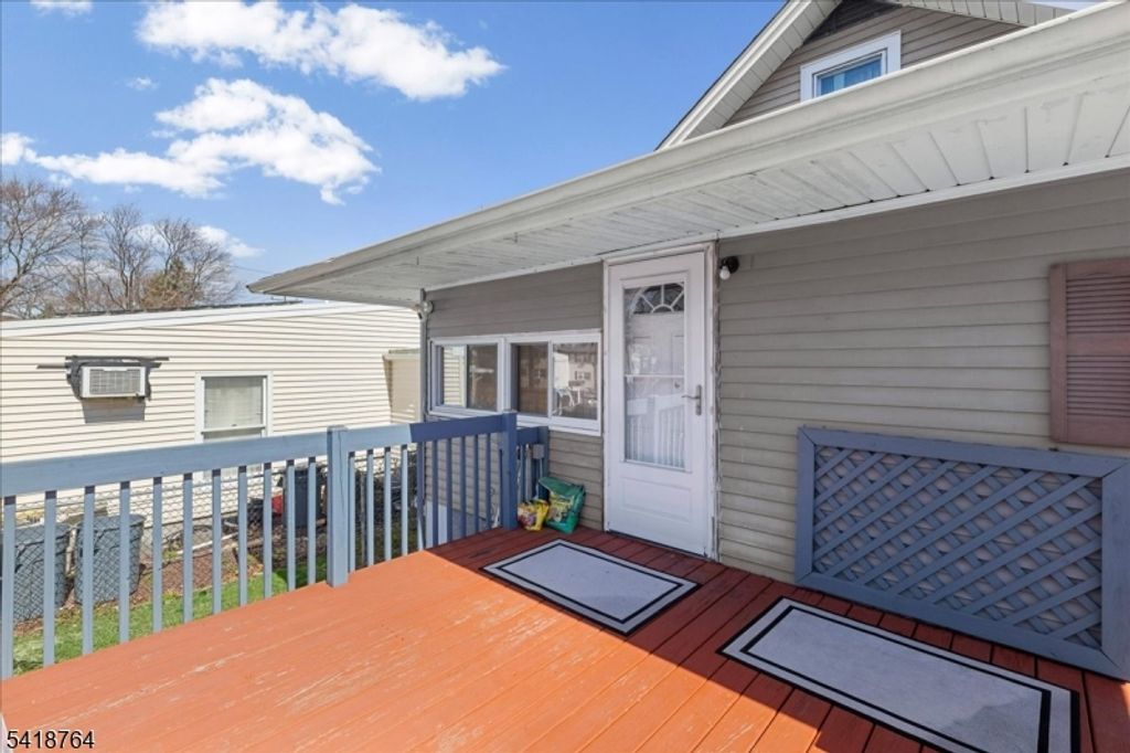 Image 15 of property listing at 21 Buttonwood Dr, Ewing Twp., NJ 08638