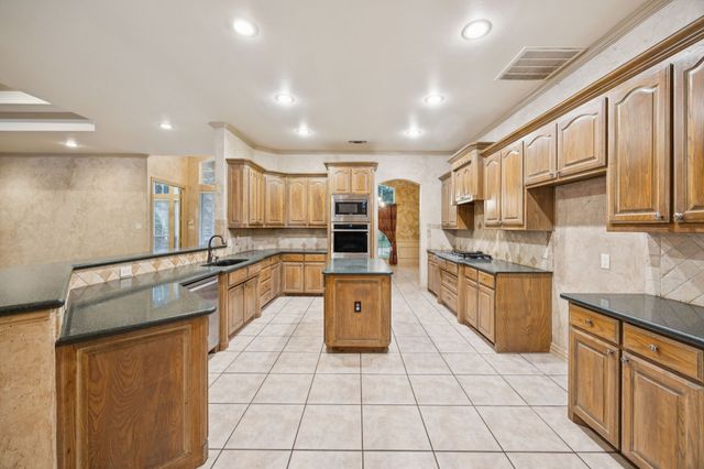 8315 Thornridge Drive, North Richland Hills, TX 76182