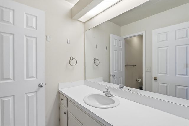 2670 Packard Road, Ann Arbor, MI 48104