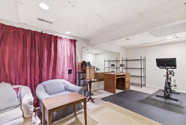 2670 Packard Road, Ann Arbor, MI 48104