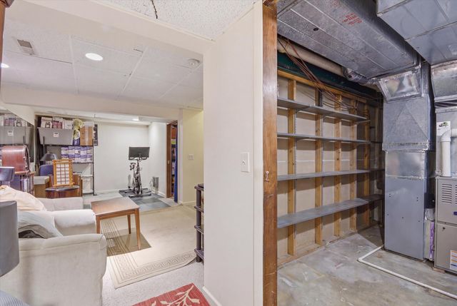 2670 Packard Road, Ann Arbor, MI 48104