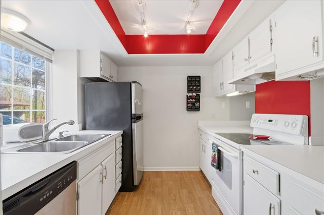 2670 Packard Road, Ann Arbor, MI 48104