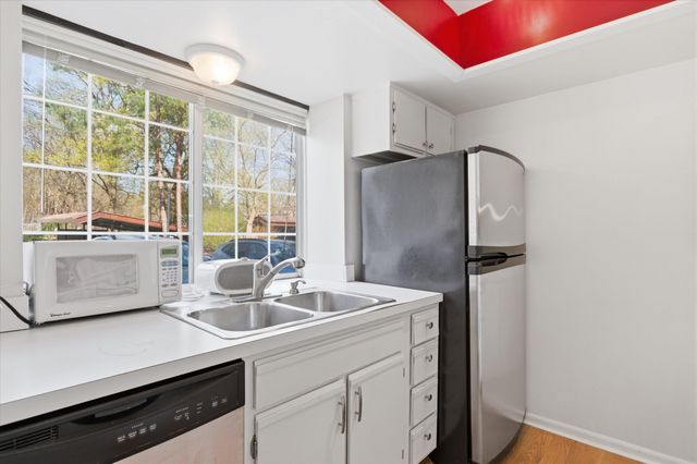 2670 Packard Road, Ann Arbor, MI 48104