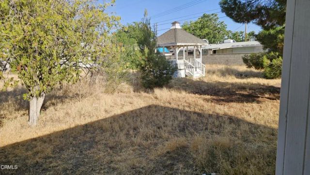 1032 W Newgrove Street, Lancaster, CA 93534