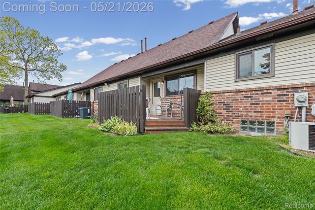 3779 Heritage Parkway 41, Dearborn, MI 48124