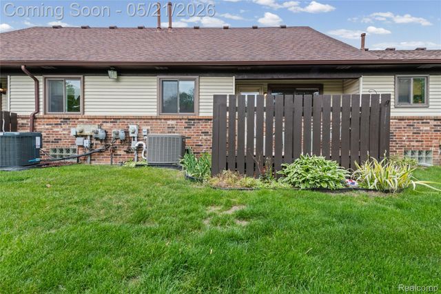 3779 Heritage Parkway 41, Dearborn, MI 48124