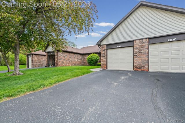 3779 Heritage Parkway 41, Dearborn, MI 48124
