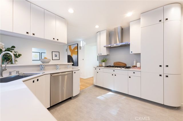 14650 Lacota Place, Sherman Oaks, CA 91403